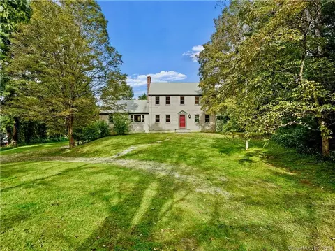 270 Umpawaug Rd, Redding, CT 06896