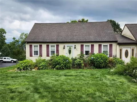 172 Eaton Ave, Meriden, CT 06451