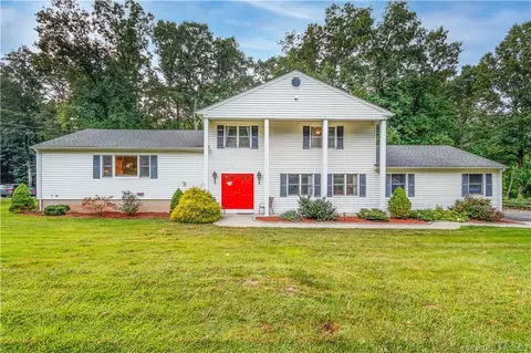 30 Woodsend Ave, Shelton, CT 06484