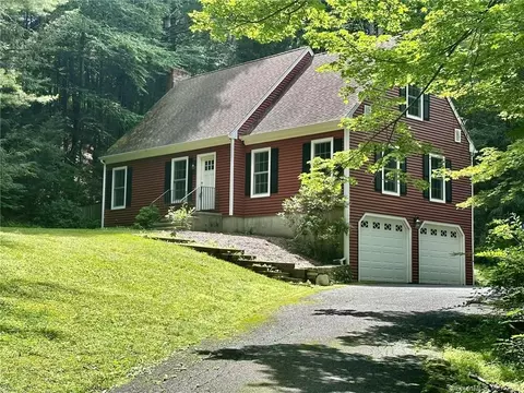 308 Jeremy Swamp Rd, Southbury, CT 06488