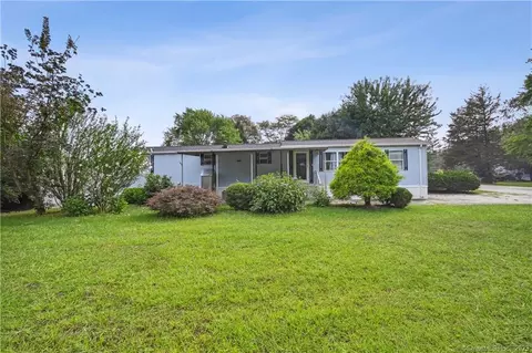3 Virginia Dr, Windham, CT 06256