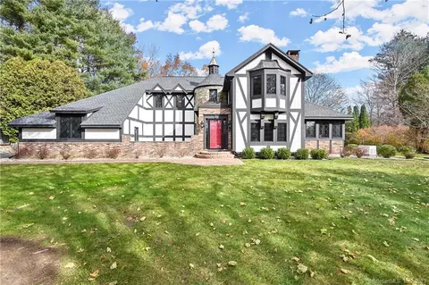 21 Cricket Ln, Burlington, CT 06013