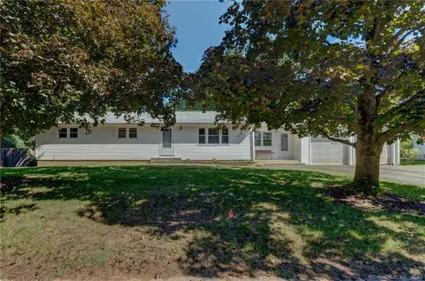 10 Briarwood Dr, Enfield, CT 06082