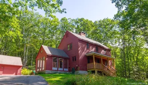 422 Steele Rd, New Hartford, CT 06057