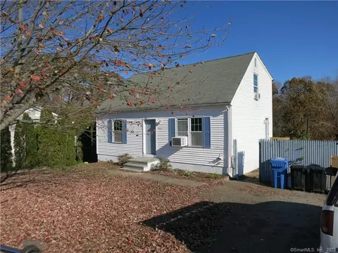 809 Old Colchester Rd, Uncasville, CT 06382