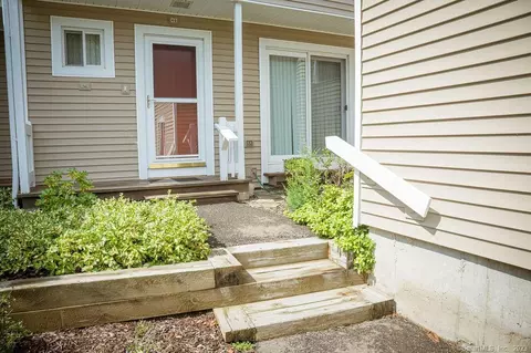 46 Jerimoth Dr #46, Branford, CT 06405