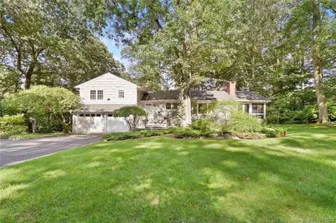64 Nubel Ln, New Canaan, CT 06840