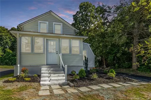 63 Homestead St, Manchester, CT 06042