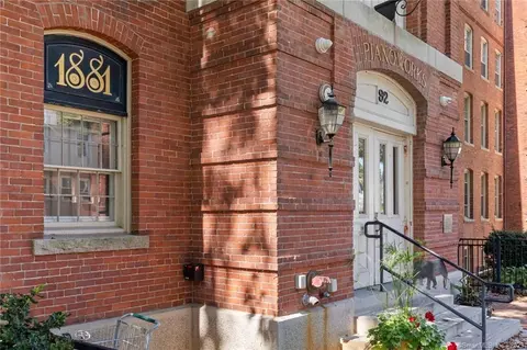 92 Main St #410, Deep River, CT 06417