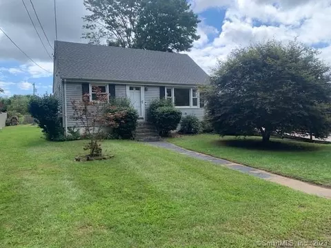 16 Elizabeth Dr, Stonington, CT 06379