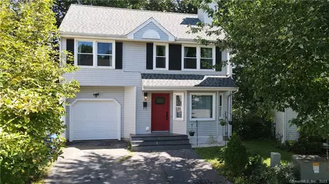 14 Cinnamon Cir #14, West Hartford, CT 06110