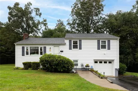 100 Juniper Ridge Dr, Waterbury, CT 06708