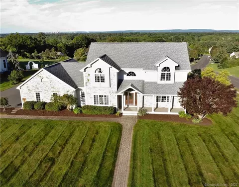 8 Sunrise Ln, South Windsor, CT 06074