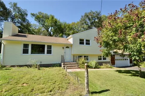 879 Farmington Dr, Cheshire, CT 06410
