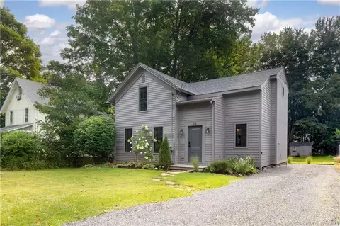 25 Walton St, Lakeville, CT 06039