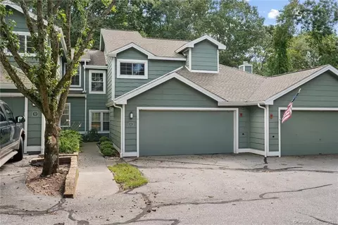 82 Spyglass Cir #82, Groton, CT 06340