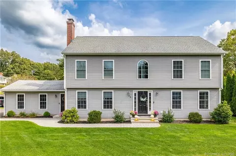 26 Woodchuck Ln, Bristol, CT 06010