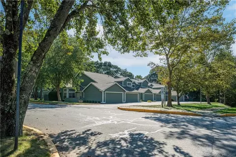 114 Spyglass Cir #114, Groton, CT 06340