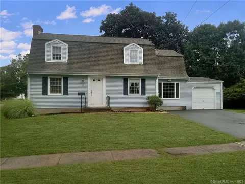 6 Southwood Rd, Newington, CT 06111