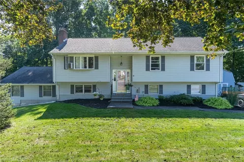 25 Schwab Ter, Wallingford, CT 06492