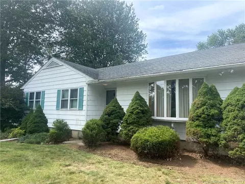 4619 Madison Ave, Trumbull, CT 06611