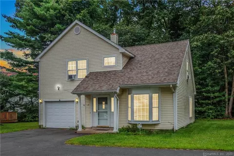 15 Fitch Meadow Ln #15, South Windsor, CT 06074