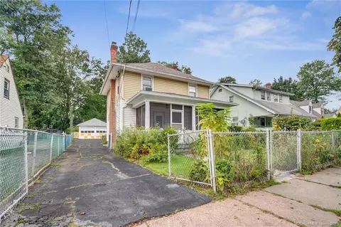 487 Cornwall St, Hartford, CT 06112