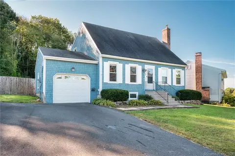 90 Highmeadow Ln, Middletown, CT 06457