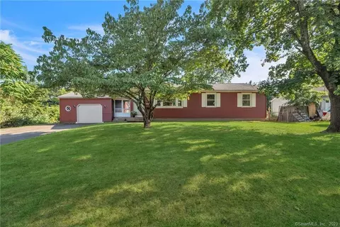 18 Cora St, Enfield, CT 06082