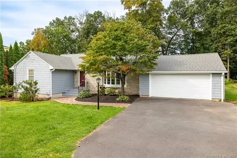 205 Ridgewood Rd, West Hartford, CT 06107