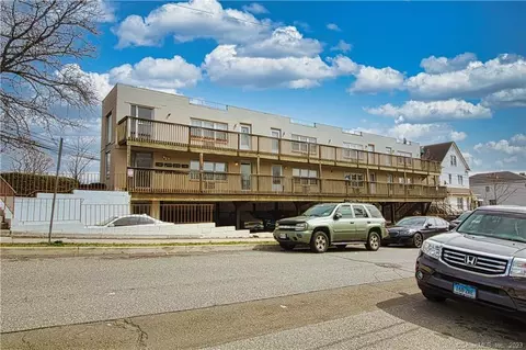 8 Wardwell St #2, Stamford, CT 06902