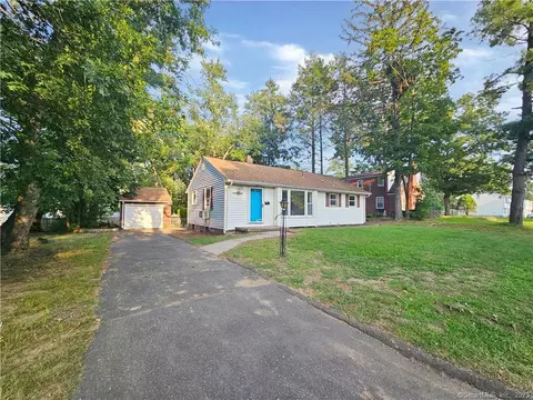 34 Joyce St, Bloomfield, CT 06002