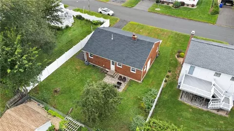 15 Evergreen Rd, Newington, CT 06111