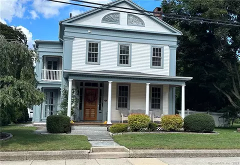 39 Sachem St, Norwich, CT 06360