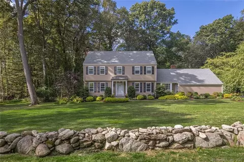 90 Shetland Rd, Fairfield, CT 06824