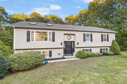 27 Peach Tree Hill Ave, Ledyard, CT 06339