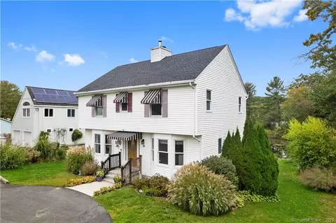 14 Pattagansett Dr, East Lyme, CT 06333