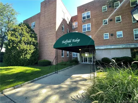 50 Fairview Ave #3A, Norwalk, CT 06850