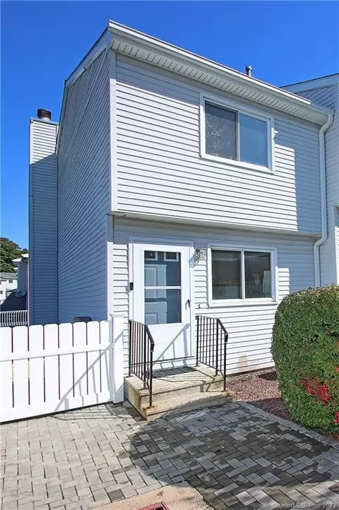 273 Derby Ave #901, Derby, CT 06418