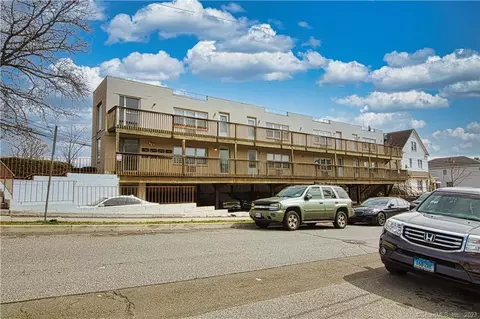 8 Wardwell St #4, Stamford, CT 06902