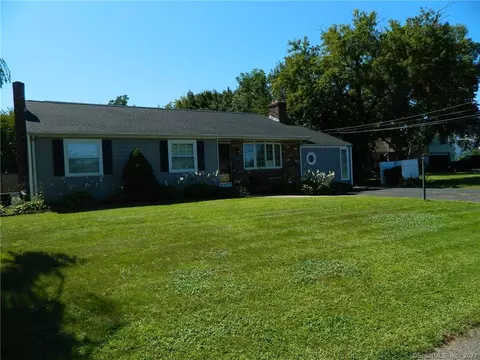 29 Sun Valley Dr, Southington, CT 06489