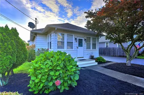 49 Lenox Ave, Milford, CT 06460