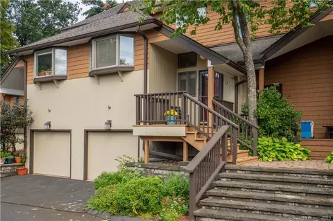 12 Stratford Park #12, Bloomfield, CT 06002