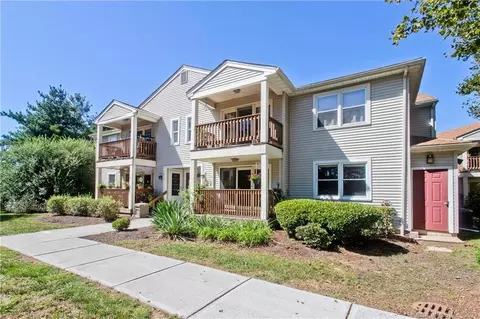 213 Ashmead Cmns #213, Enfield, CT 06082
