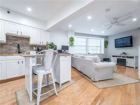 25 Grand St #164, Norwalk, CT 06851