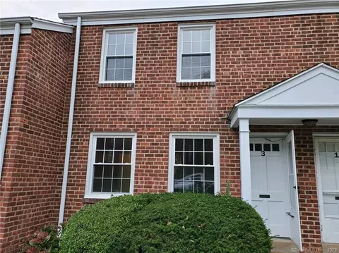 3 Clarmore Dr #3, Norwalk, CT 06850
