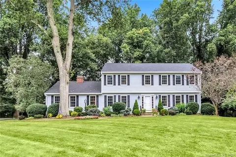 11 Foxwood Rd, Trumbull, CT 06611