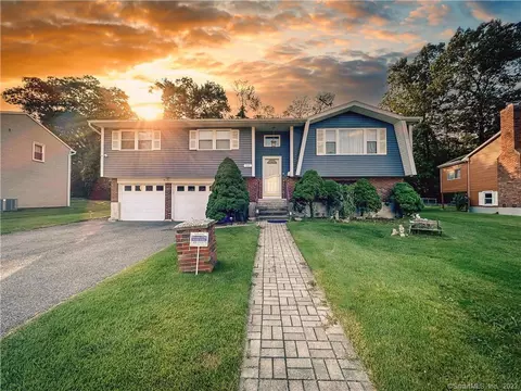 110 Carriage Dr, Waterbury, CT 06708