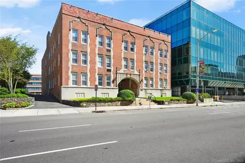637 Summer St #24, Stamford, CT 06901