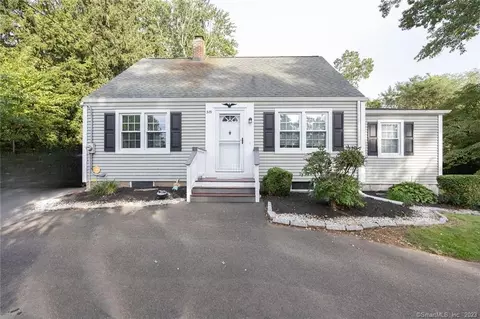 389 Long Hill Rd, Wallingford, CT 06492